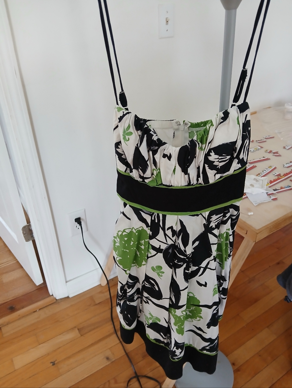 SPEECHLESS Floral Empire Waist Dress Green Black White Sz 3 Ruched Bodice